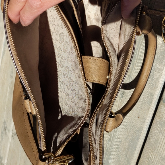 Michael Kors Satchel Purse - Picture 7 of 13